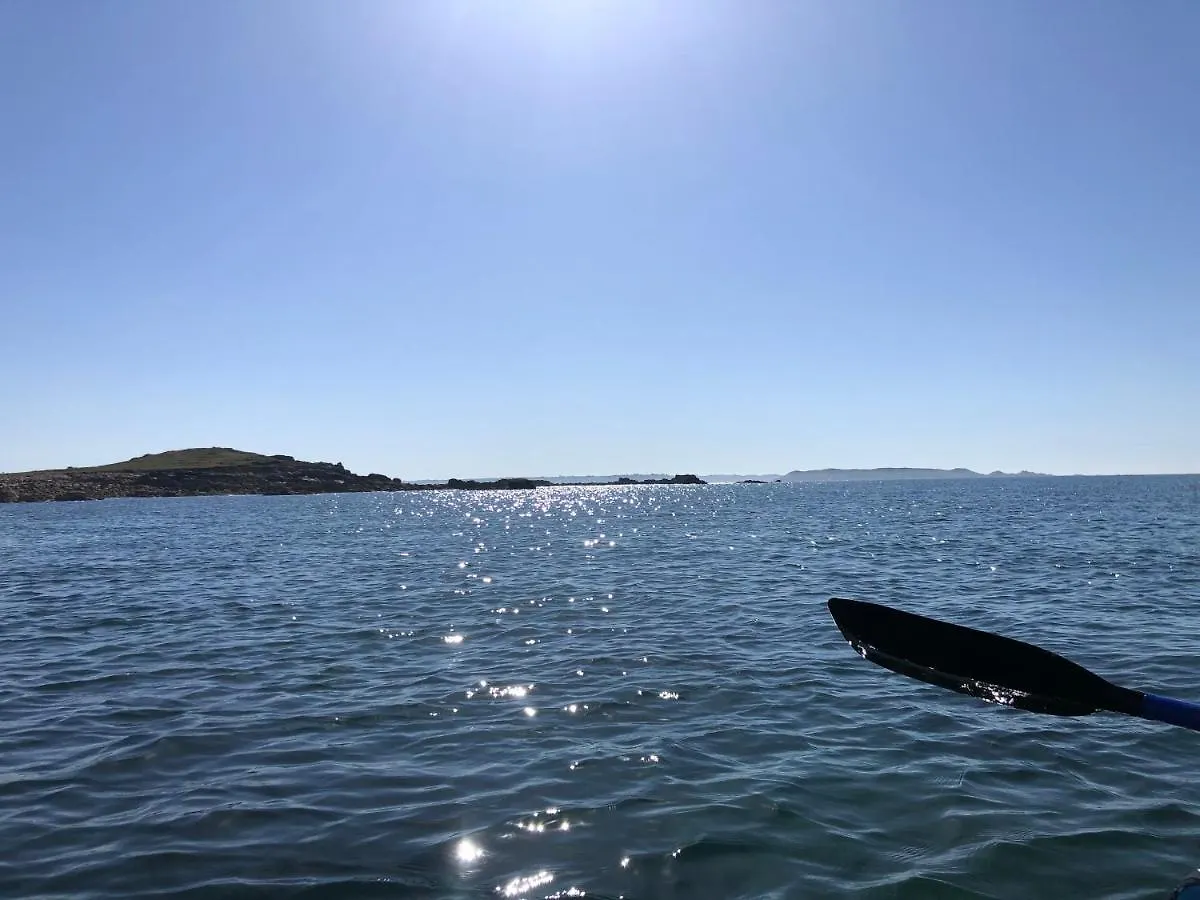 Atypique Roulotte Les Pieds Dans L'Eau Hotel Penvénan 0*,