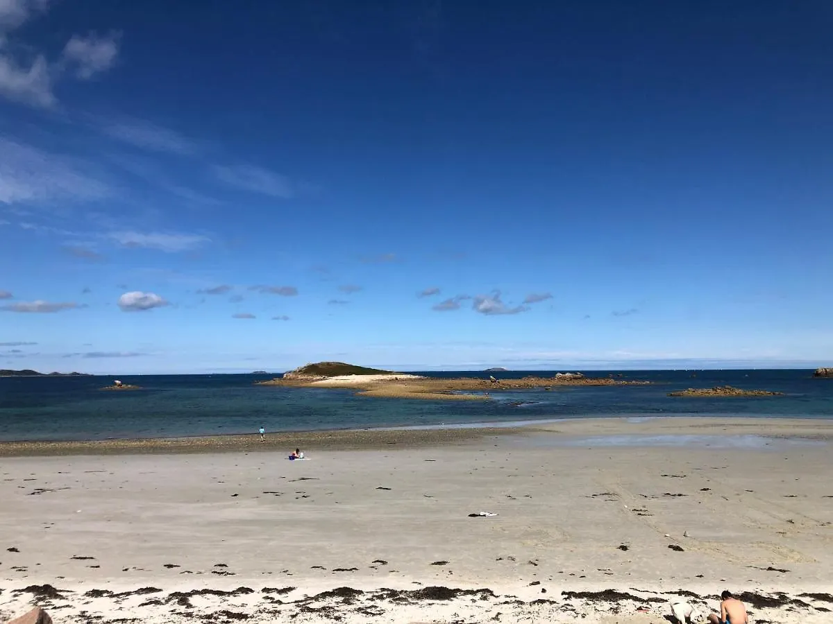 Atypique Roulotte Les Pieds Dans L'Eau Hotel Penvenan Campsite