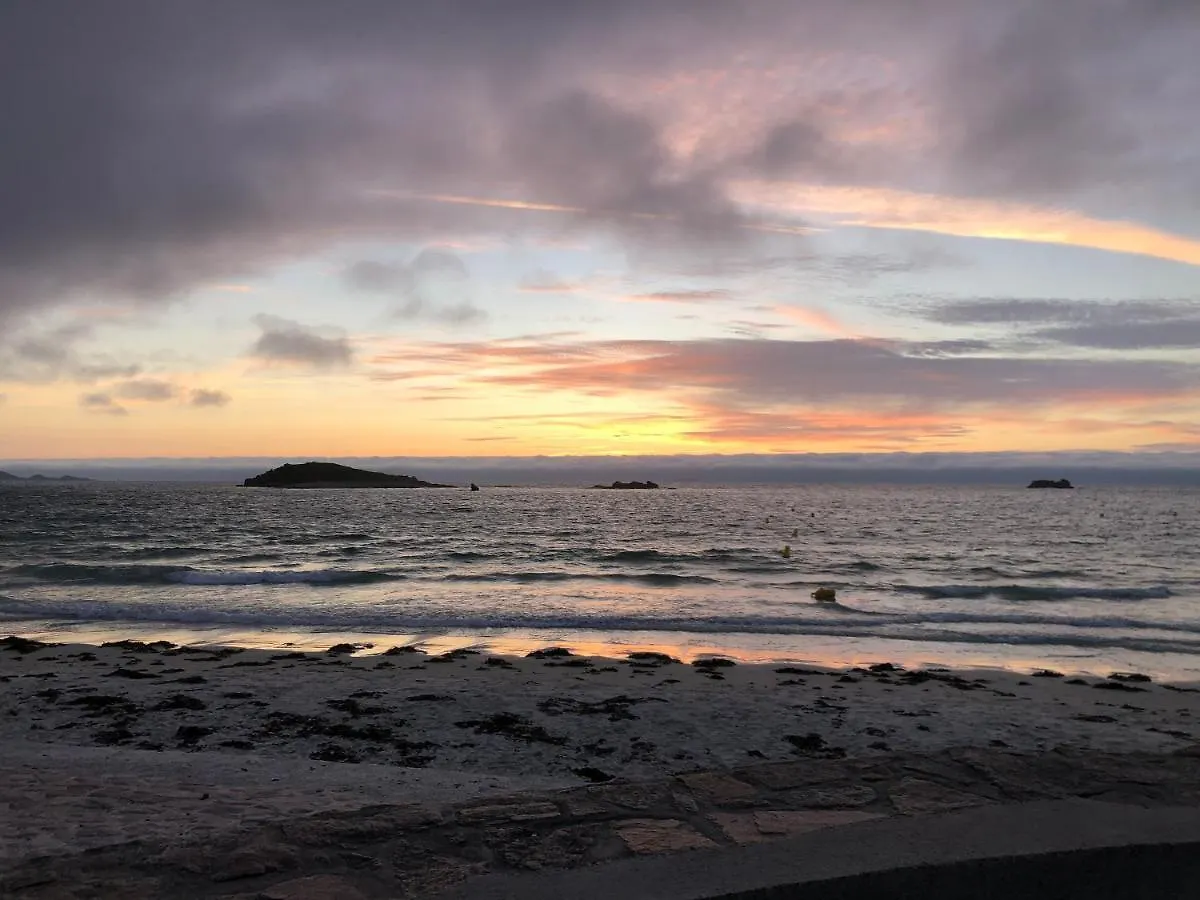 Atypique Roulotte Les Pieds Dans L'Eau Hotel Penvénan Campeggio